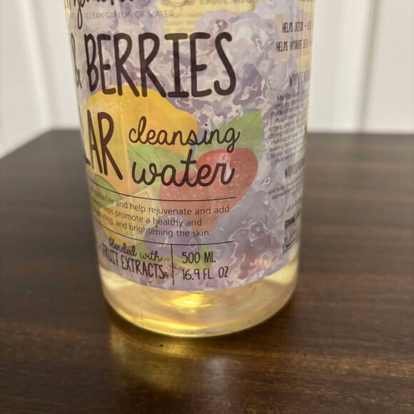 Urban Hydration Lemon & Berries Micellar Cleansing Water with Fruit Extracts - Picture 4 of 4